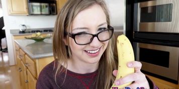 Teen stepdaughter in specs sucks and bangs