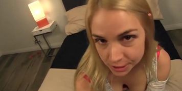 make a deal with my aunt about my grade (Sarah Vandella)