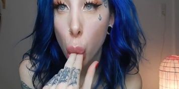 blue hair bimbo