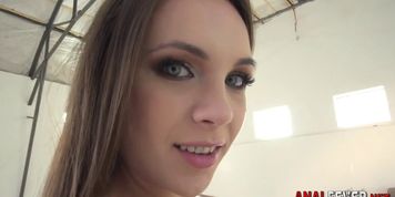 Booty slut gets facial - video 1