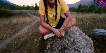 Pandavlog: dietro le quinte. Bestemmia e si masturba al parco, beccati da turisti francesi