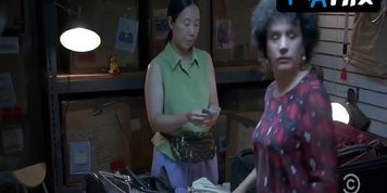 Ilana Glazer Sexy Scene  in Broad City