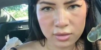 darkhaired 18 suck dildo in car