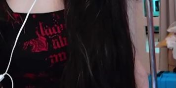 Emiru panty slip clip twitch stream video