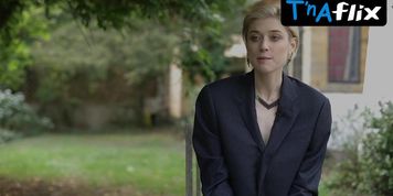 Elizabeth Debicki Sexy Scene  in Elizabeth Debicki Talks Female Empowerment - Gq Photoshoot