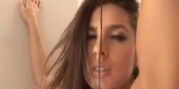 Porn babe Naomi and her hot ass born for porn