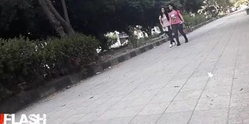 Flash 2 Teens on Street