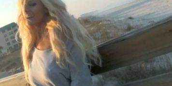 Hot Blonde babe shows off her Pussy at the beach (Kelly Leigh)