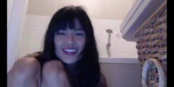 chinese camgirl doing anal with her big dildo - asian orgasm