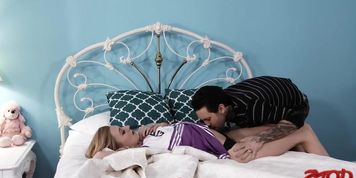 Slutty Cheerleaders (Alexa Grace, Julia Ann)