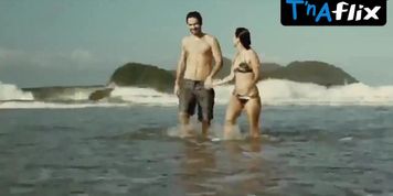 Alice Braga Sexy Scene  in Uma Vida Inteira