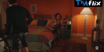 Phoebe Robinson Sexy Scene  in Everythings Trash