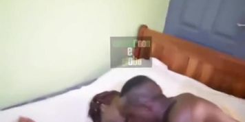 Camer 2 &Atilde;&copy;tudiants Baise Tour &Atilde;&nbsp; Tour Leur Camarade De Classe