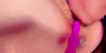Hot_princess_21 and her two Lesbian Friends Licking Pussy and Squirting