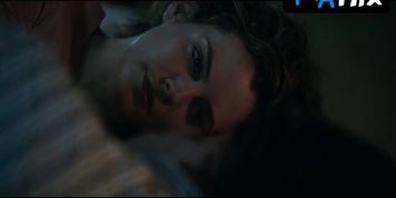 Riley Keough Lesbian Scene  in Earthquake Bird