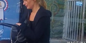 Blind Reaction Bulge Flash Milf Bus Stop