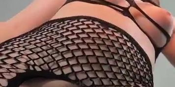 Bronwin Aurora Nude on top of You (amalia davis, annie king, bbyanni, liz ocean, scarlett venom)