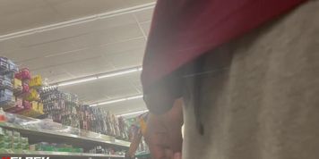 Sexy latina flash w cumshot
