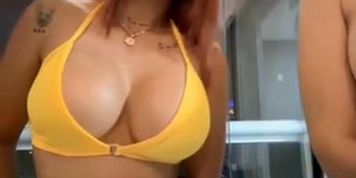 Watch tamyjenkins_ and Carolina_Novoa - Colombian, Sexy Girls ... (Shakira May)