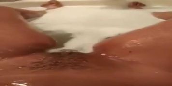tumblr hoe FYPM shows off on her webcam