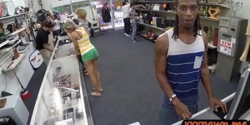 Black boyfriend let the pawn man fuck his girl in the backroom
