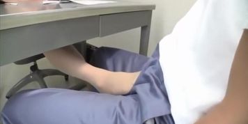 SWAG JAPANESE LAWYER GIVE PANTYHOSE FOOTJOB TO A PRISONER