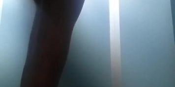 Hot guy latino jerking off and show his ass in the gym shower