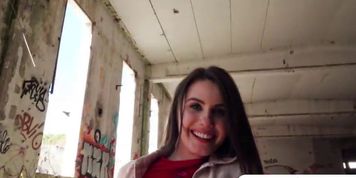 Alluring babe Elle Rose flaunts adorable bigtits for cash