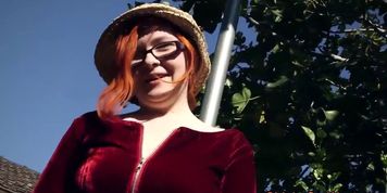 Amateur lesbian fingered