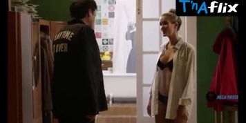 Veronica Montes Sexy Scene  in 40 Y 20