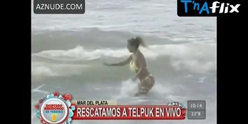 Maria Lujan Telpuk Bikini Scene  in Desayuno Americano (Alejandra Maglietti)