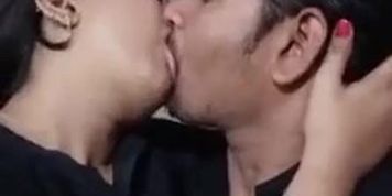 Kissing a desi aunty