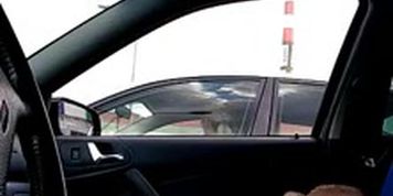milf watches cock flash in car