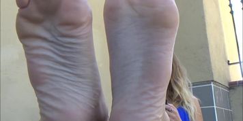 Katie's meaty soles & feet