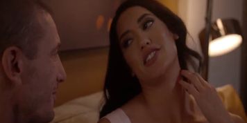 NAUGHTY AMERICA - Tonights Girlfriend - Chloe Amour takes care of married fans sexual needs (Chloe Michele)