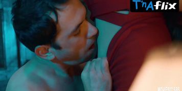 Noor Malabika Sexy Scene  in Siskiyaan Season 2 Part 2