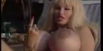 MUJER CON GRANDES TETAS FOLLANDO
