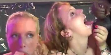 Two lebians gives sucking with pissing on big cocks