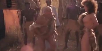 "Golden Temple Amazons" ballbusting kick (Analia Ivars)
