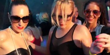 DRUNKSEXORGY - Lesbians have fun in club