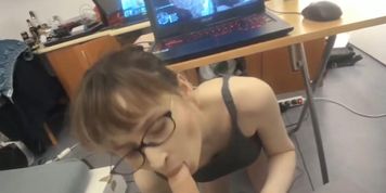 Perfect Body Teen Blowjob