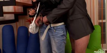 marry queen fuck her new boss (Fuck_New)