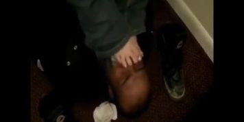 feet sniffing