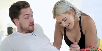 Rharri Rhound In Blonde PAWG Works Out Her TIght Pussy
