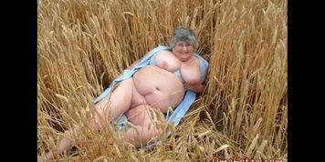 OmaFotzE Amateur Milf and Mature Pics Compilation (Bea Cummins)