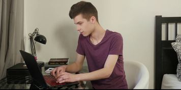 Boyfun - Twink Nathan Reyes Takes A Ride On The Cock Of Axel Bolt