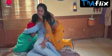 Babita Dubey Sexy Scene  in Pehredaar 5