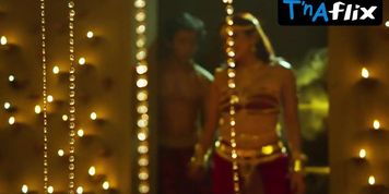 Isha Chhabra Bikini Scene  in Mastram