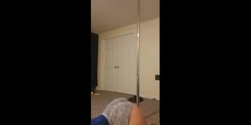 Love seeing a thick thot shake her ass for fun!