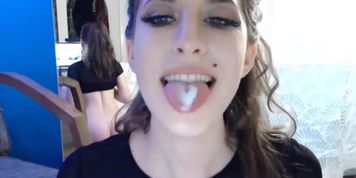 audrey_looking_in_the_mirror While Riding Dildo on Camshow